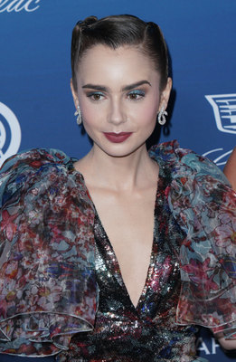 Lily Collins Poster 3790360
