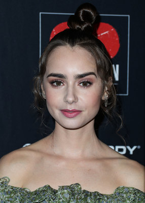 Lily Collins Poster 3790382
