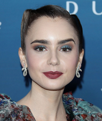 Lily Collins Poster 3790385