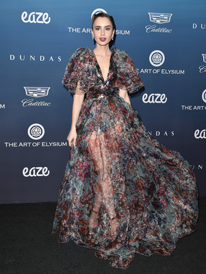 Lily Collins Poster 3790387