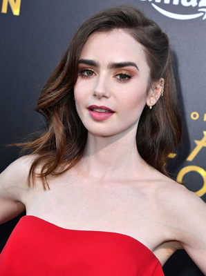 Lily Collins Poster 3790389