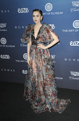 Lily Collins Poster 3790395