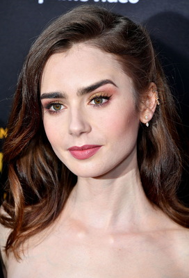 Lily Collins Poster 3790406