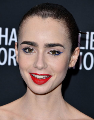 Lily Collins Poster 3790411