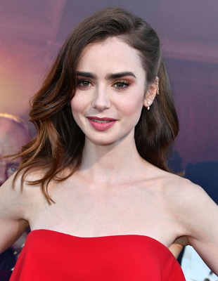 Lily Collins Poster 3790421