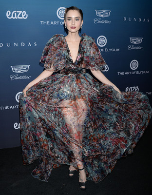 Lily Collins Poster 3790432