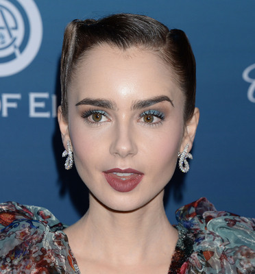 Lily Collins Poster 3790442