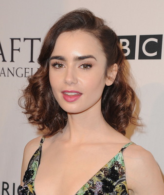 Lily Collins Poster 3790446