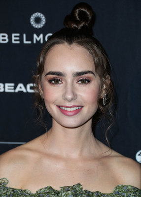 Lily Collins Poster 3790456
