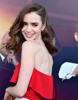 Lily Collins Poster 3790488