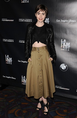 Lily Collins Poster 3790507