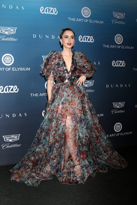 Lily Collins Poster 3790531