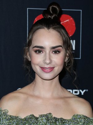 Lily Collins Poster 3790541