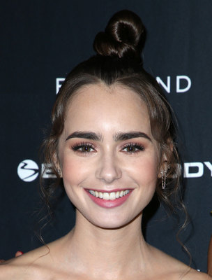 Lily Collins Poster 3790593