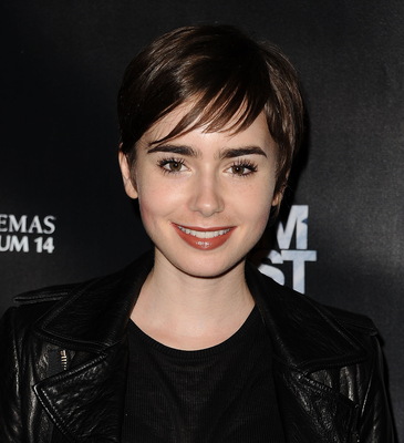 Lily Collins Poster 3790599