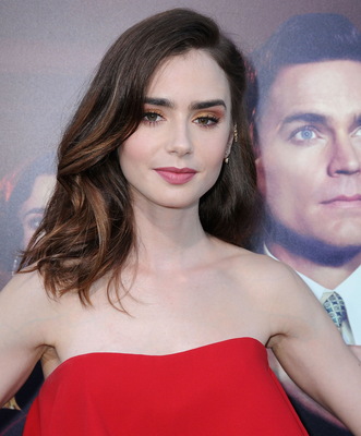Lily Collins Poster 3790631
