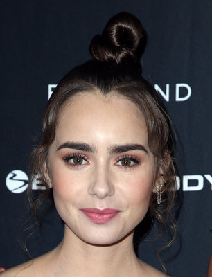 Lily Collins Poster 3790667