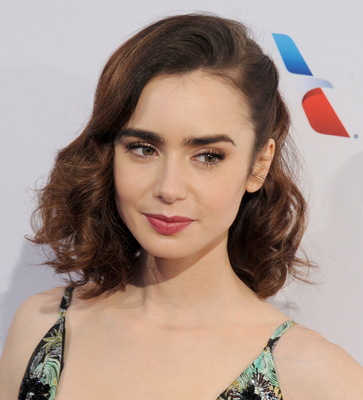 Lily Collins Poster 3790691
