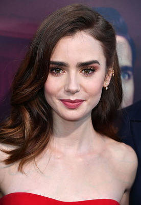 Lily Collins Poster 3790755