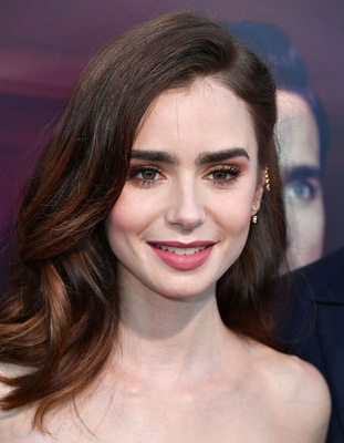 Lily Collins Poster 3790804