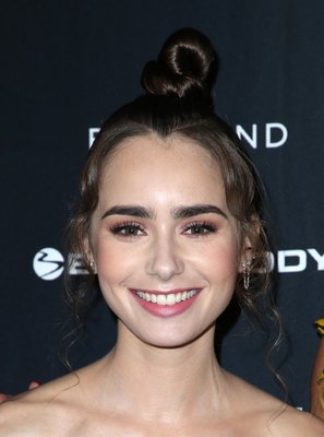 Lily Collins Poster 3790821