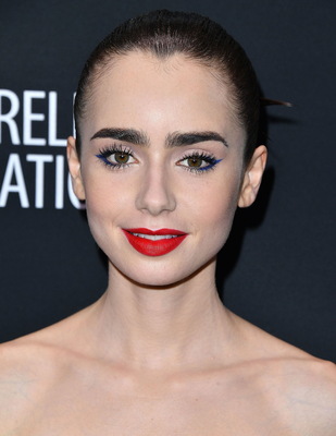 Lily Collins Poster 3790842