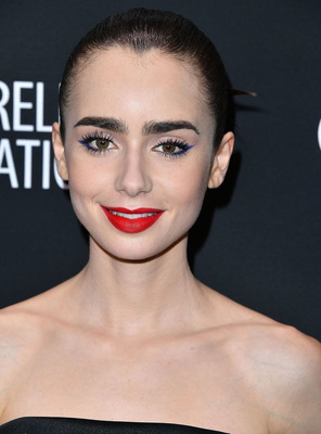 Lily Collins Poster 3790845