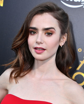 Lily Collins Poster 3790854