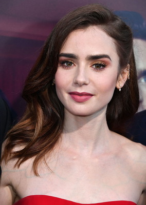 Lily Collins Poster 3790856
