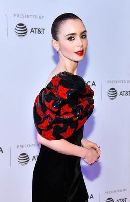Lily Collins Poster 3829159