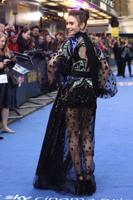 Lily Collins Poster 3829182