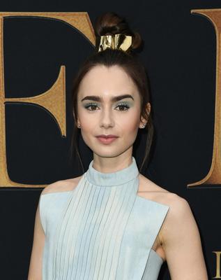 Lily Collins Poster 3829184