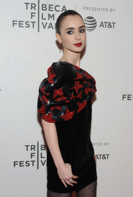 Lily Collins Poster 3829234