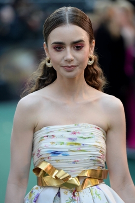 Lily Collins Poster 3829236