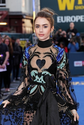 Lily Collins Poster 3829239