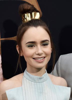 Lily Collins Poster 3829280