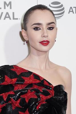 Lily Collins Poster 3829290
