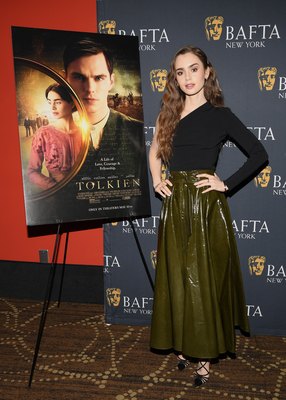 Lily Collins Poster 3829330