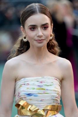 Lily Collins Poster 3829334