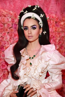 Lily Collins Poster 3829391