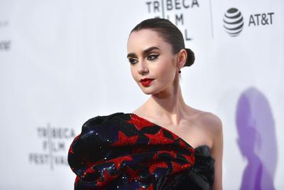 Lily Collins Poster 3829408