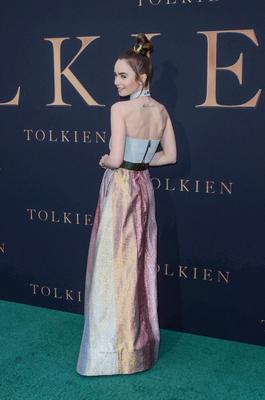 Lily Collins Poster 3829432