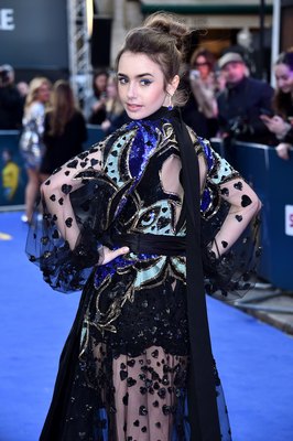 Lily Collins Poster 3829436