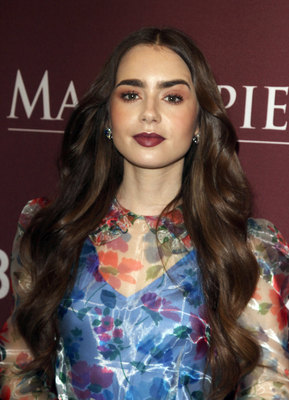 Lily Collins Poster 3857891