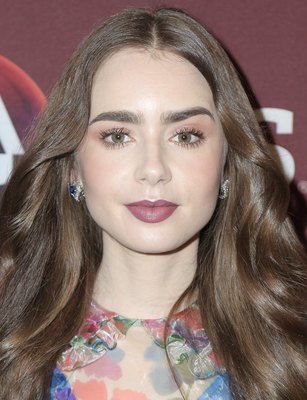 Lily Collins Poster 3857899