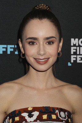 Lily Collins Poster 3857903