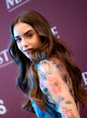 Lily Collins Poster 3857999