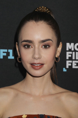 Lily Collins Poster 3858014