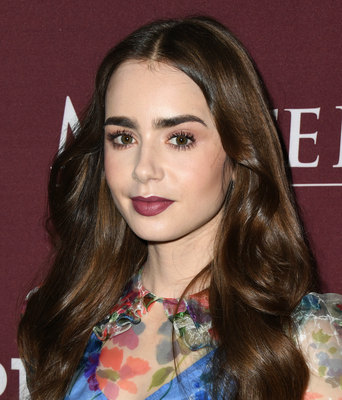 Lily Collins Poster 3858117