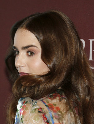 Lily Collins Poster 3858122